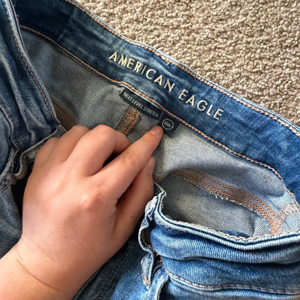 American Eagle Skinny Jeans | Size 4 | Distressed